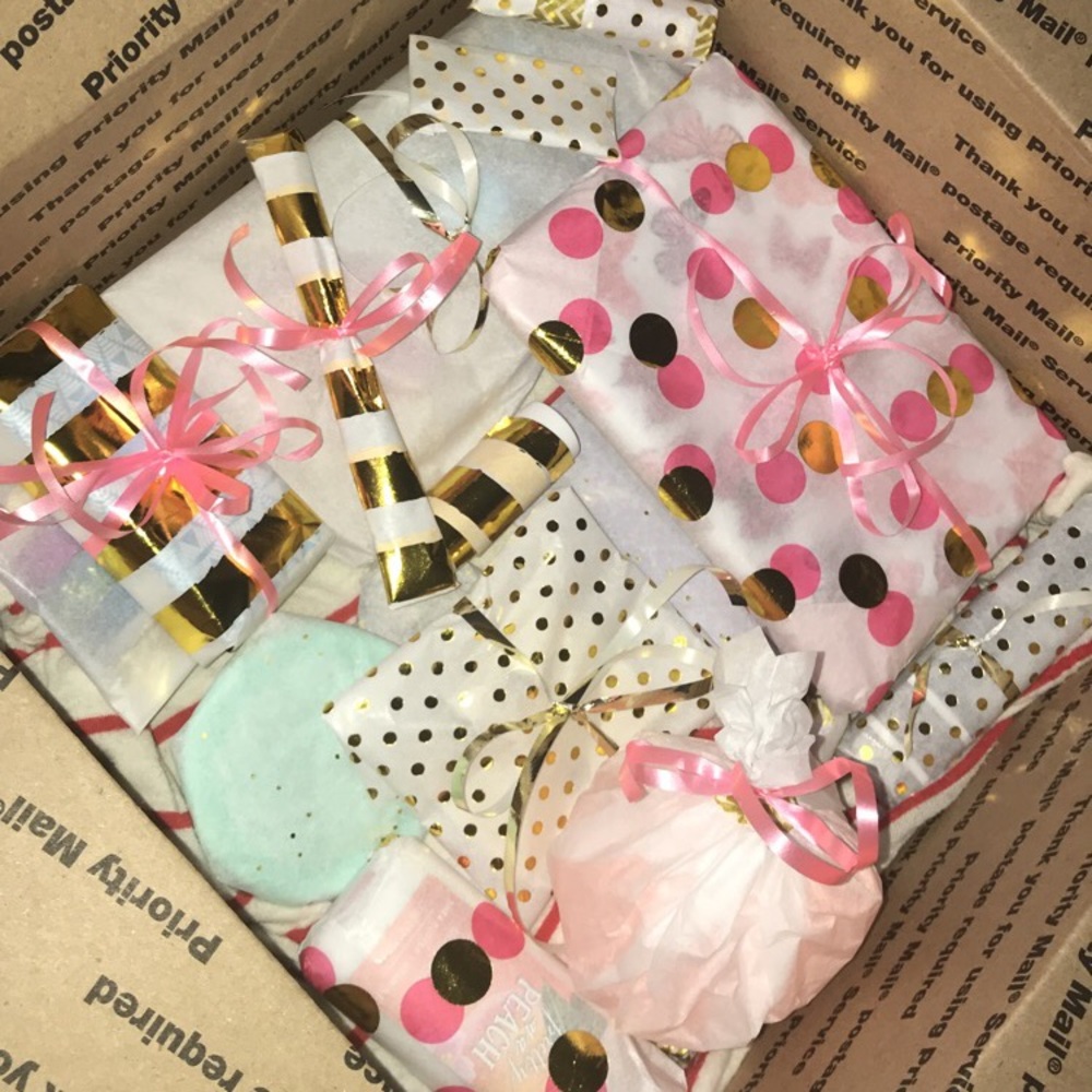 ONLY 1 LEFTππBeauty Mystery BoxβοΈπ
π» - Picture 4 of 8
